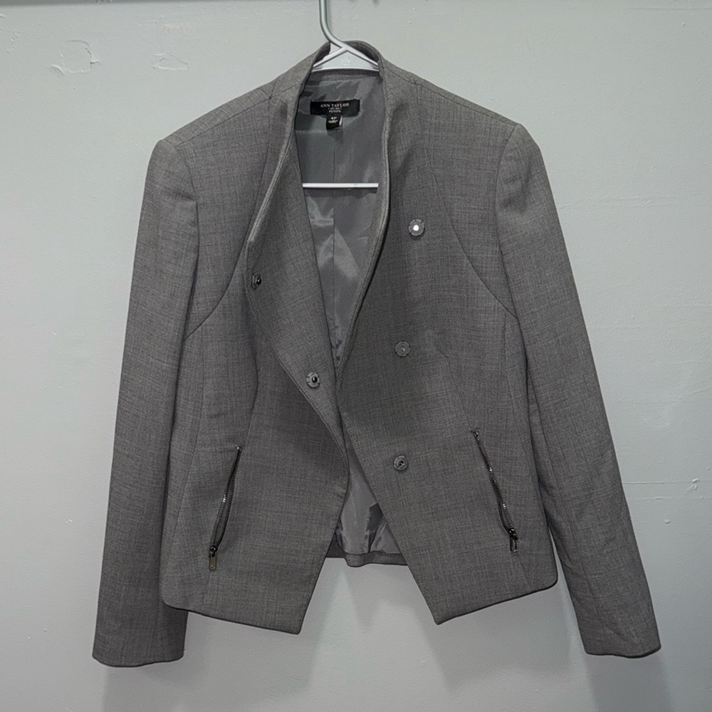 Ann Taylor Gray Asymmetrical Blazer Jacket Wool Blend Crop‎ 4P NWOT